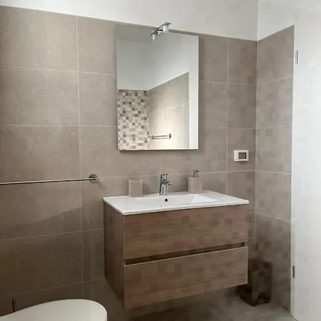 Homestay Silvia - *
