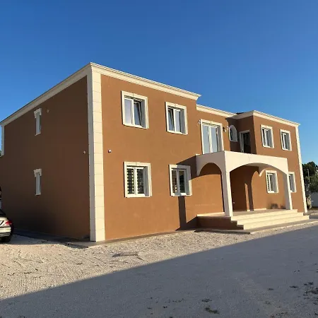 Homestay Silvia - Funtana